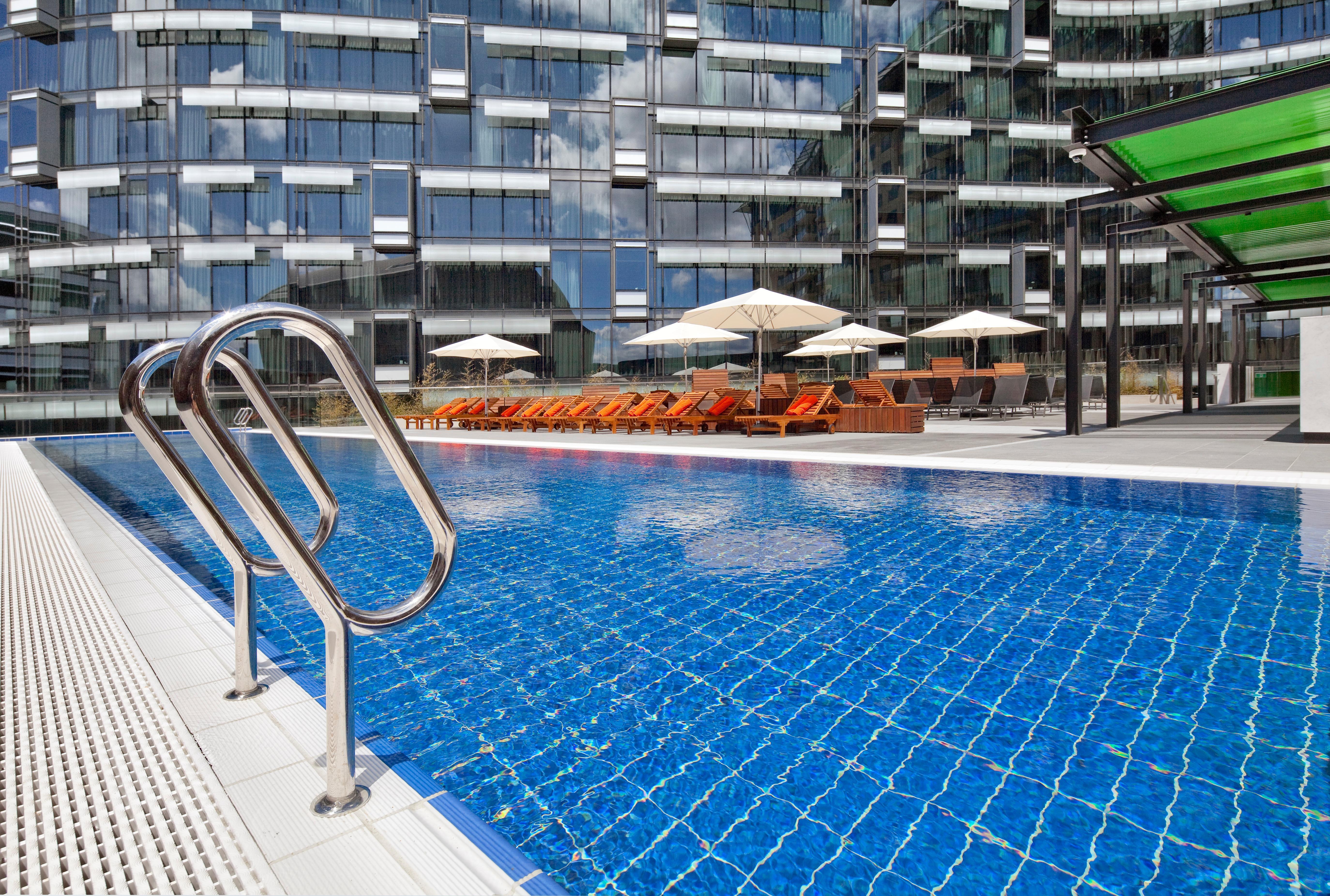 Hotel The Darling At The Star à Cité de Cité de Sydney Extérieur photo The swimming pool at the hotel